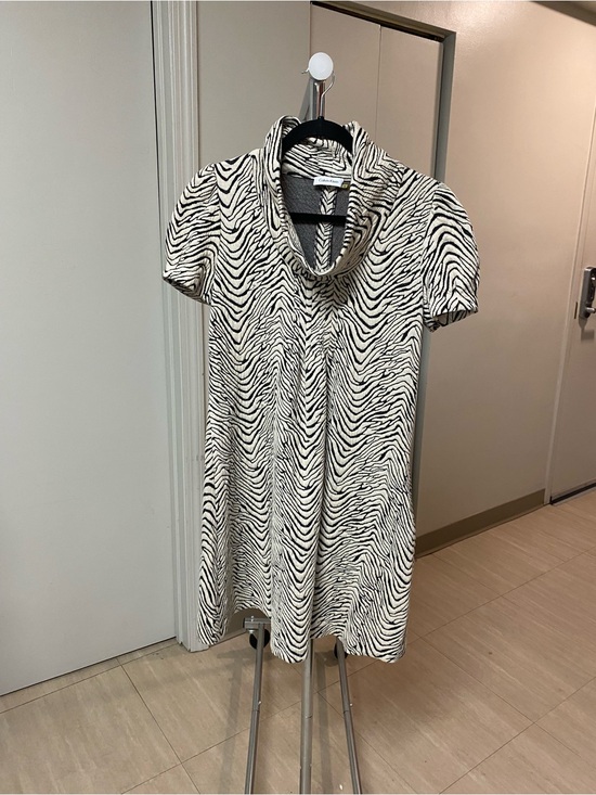 Calvin Klein Dresses & Skirts - Calvin Klein Black and White Zebra Print Short Sleeve Dress